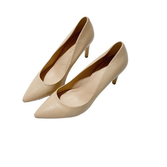 Charles BY CHARLES DAVID Incredibly Pointed Toe Pump Cream - Picture 5 of 6